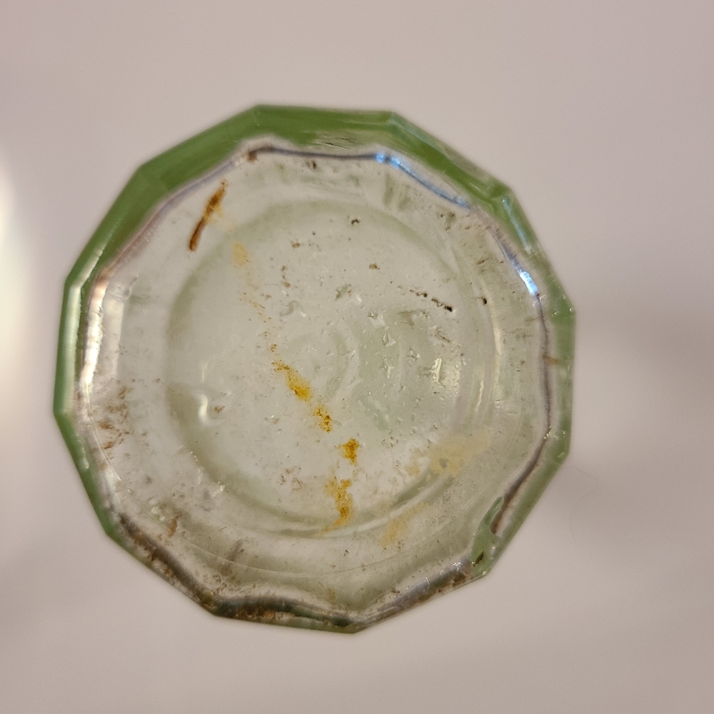 Antique vintage glass bottle (10D) - Picture 3 of 6